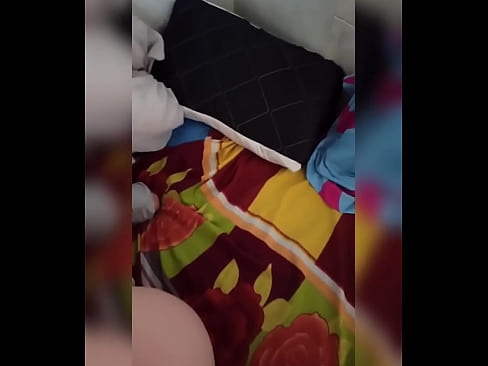 ❤️ My kamermaat bly alleen by die huis want haar man gaan met vakansie en ek vat die geleentheid om haar te naai en haar gat vol melk te maak ️❌ Mooi pornografie by ons ️❤
